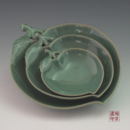 Fruit Decorative Plates Set: Peach-shaped Celadon Green Porcelain