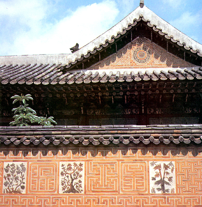 Flower wall of Korean royal palace