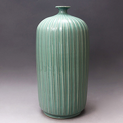 Celadon Porcelain Green Water Cylindrical Bottle with Furrows 