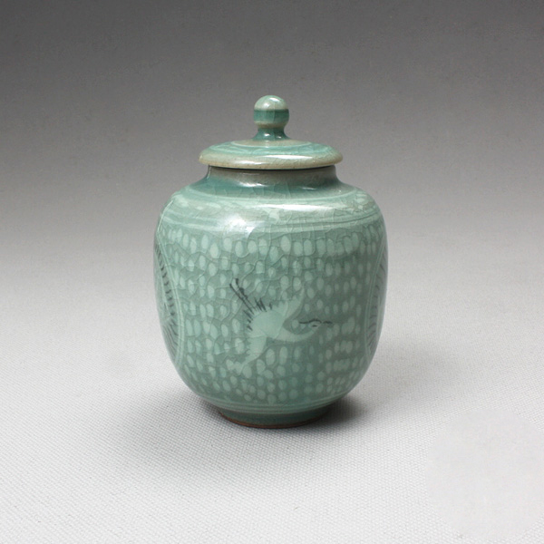 Celadon Porcelain Tea Caddy with Crane and Fish Design