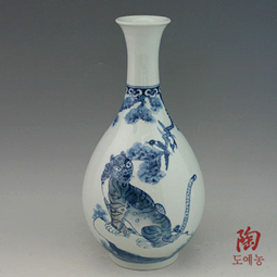 Ceramic Bottle Vase with Blue and White Tiger and Magpie Painting