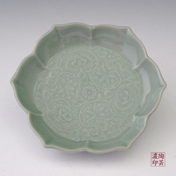 Lotus-shaped Celadon Ceramic Plate