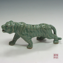 Porcelain Tiger Figurine Celadon Green Water Dropper  